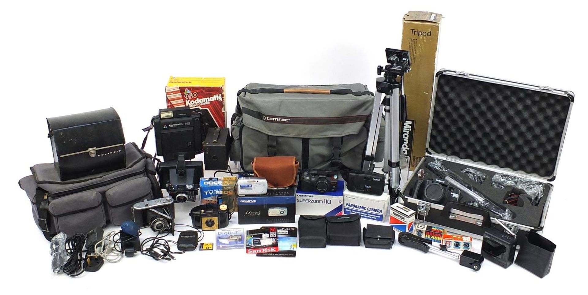 Collection of vintage and later cameras, lenses and accessories including Tamashi FMD with tripod