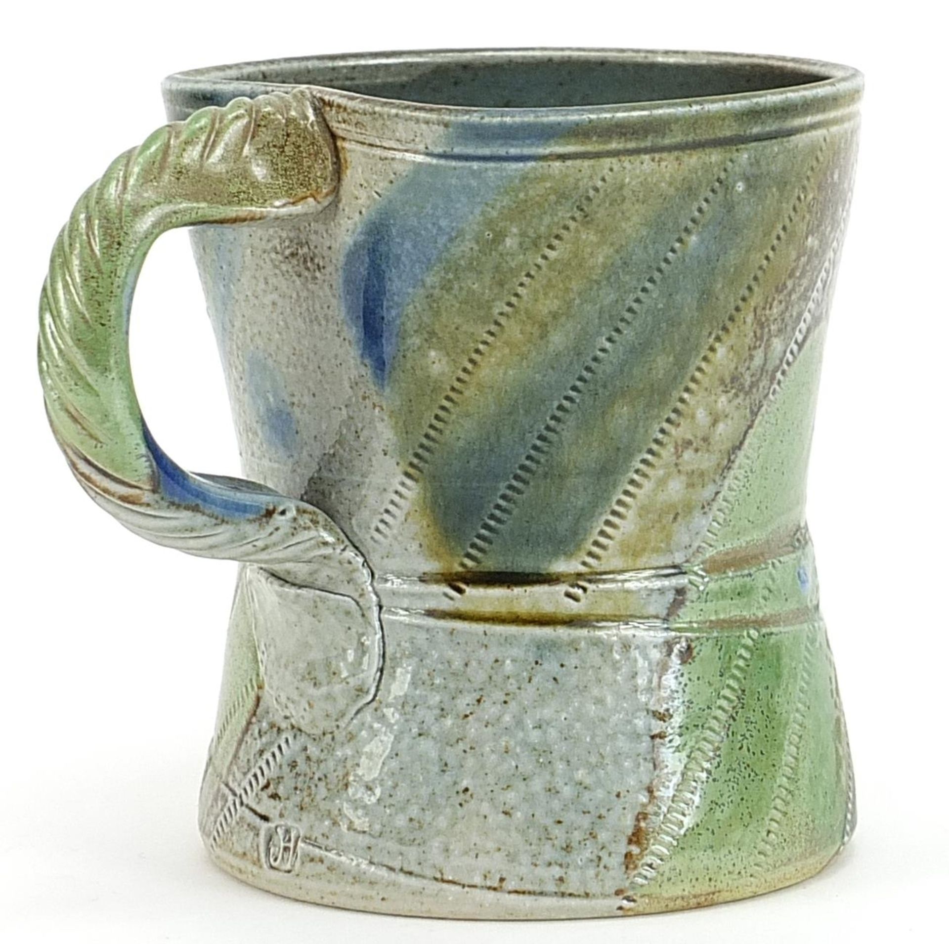 Jane Hamlyn, studio pottery mug having a salt glaze with incised decoration and impressed mark, 10cm - Bild 2 aus 4
