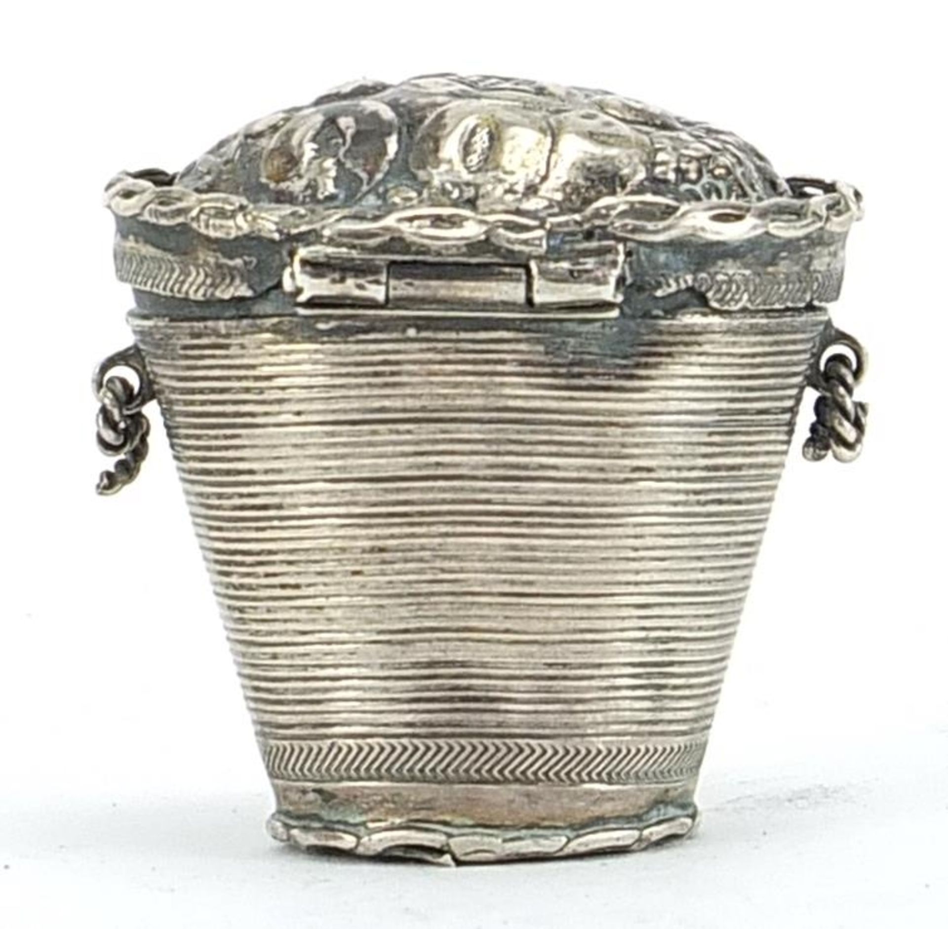 Antique Dutch silver patch box in the form of a basket of fruit, 4cm high, 16.2g - Image 2 of 4