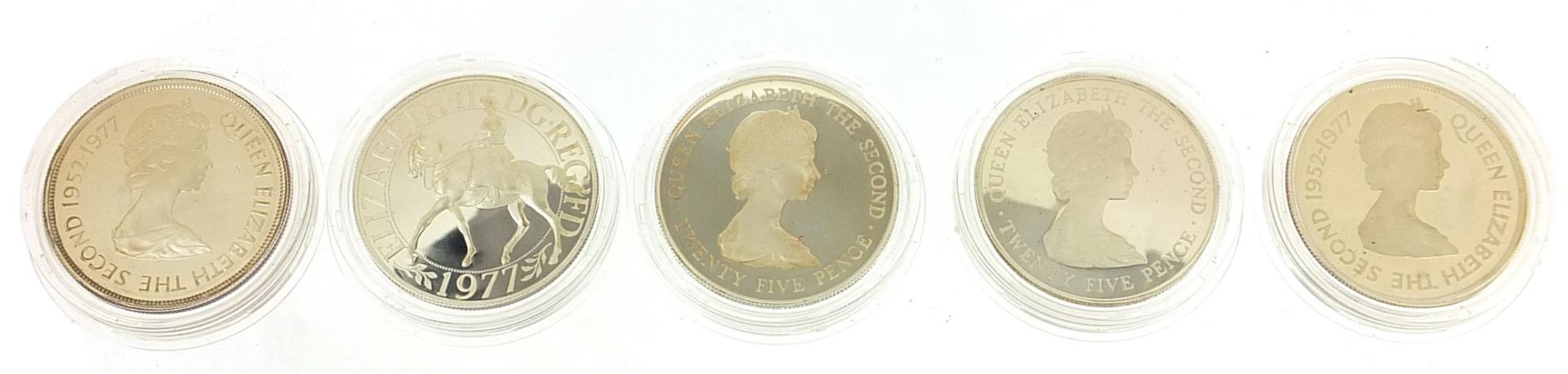 Five commemorative 1977 silver proof coins with cases including Bailiwick of Guernsey Royal Visit - Bild 3 aus 4