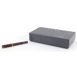 Parker Duofold red marbleised fountain pen with 18k gold nib, case and box