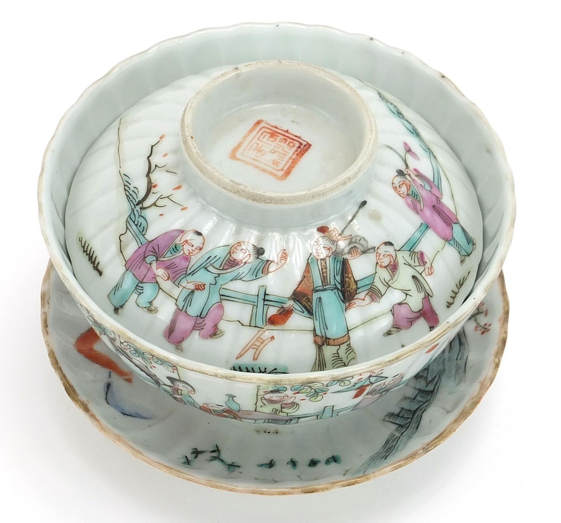 Chinese porcelain rice bowl and cover on stand hand painted in the famille rose palette with figures - Image 3 of 4