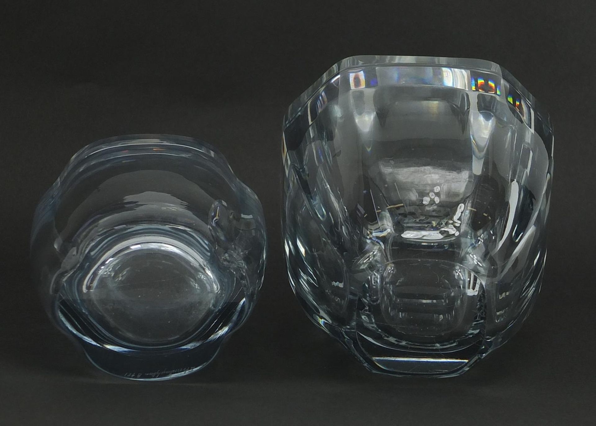 Stromberg, two Scandinavian pale blue glass vases, the largest 14.5cm high - Bild 3 aus 7