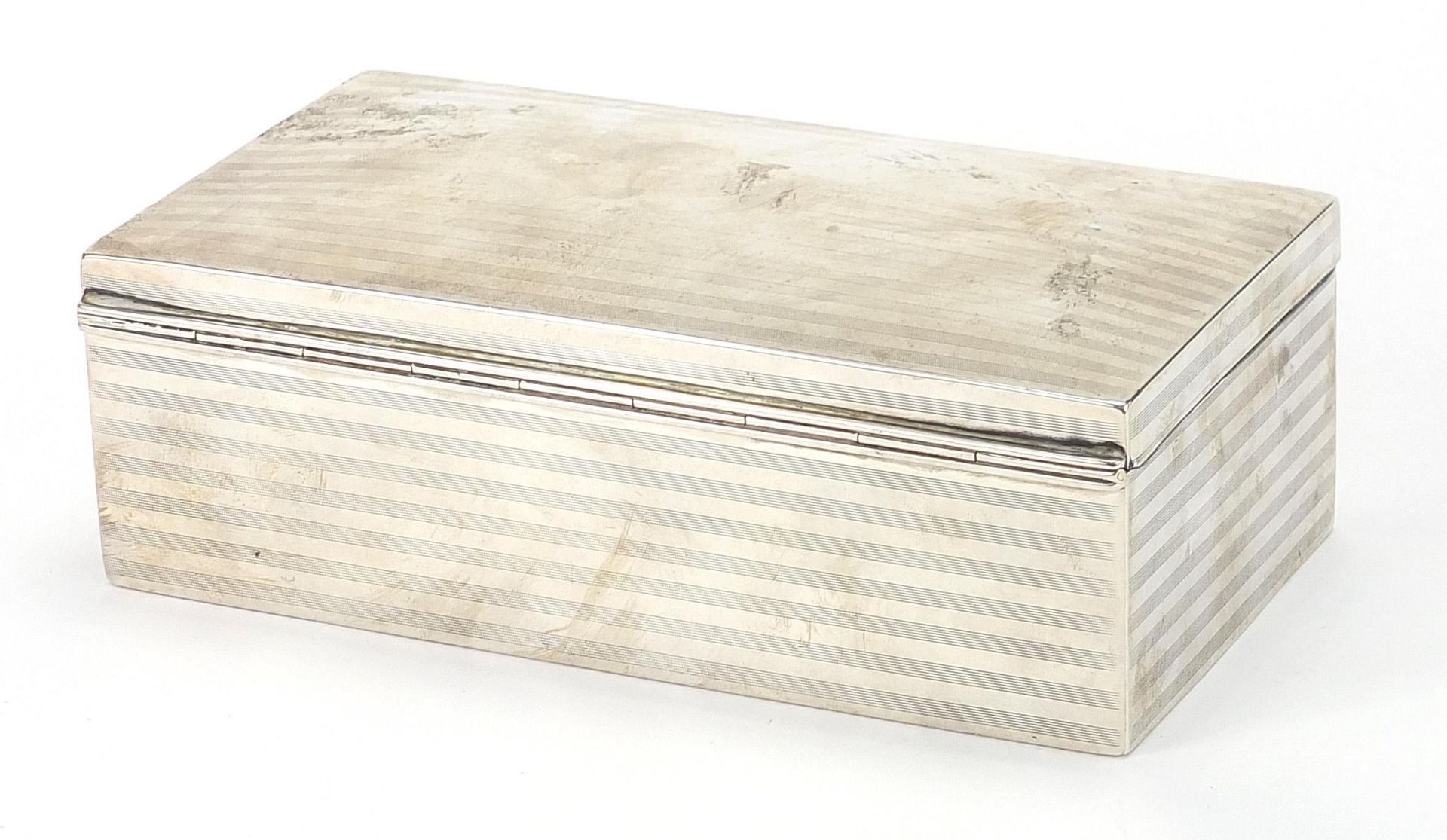 Henry Matthews, George V rectangular silver cigar box with engine turned decoration, Birmingham - Image 3 of 5