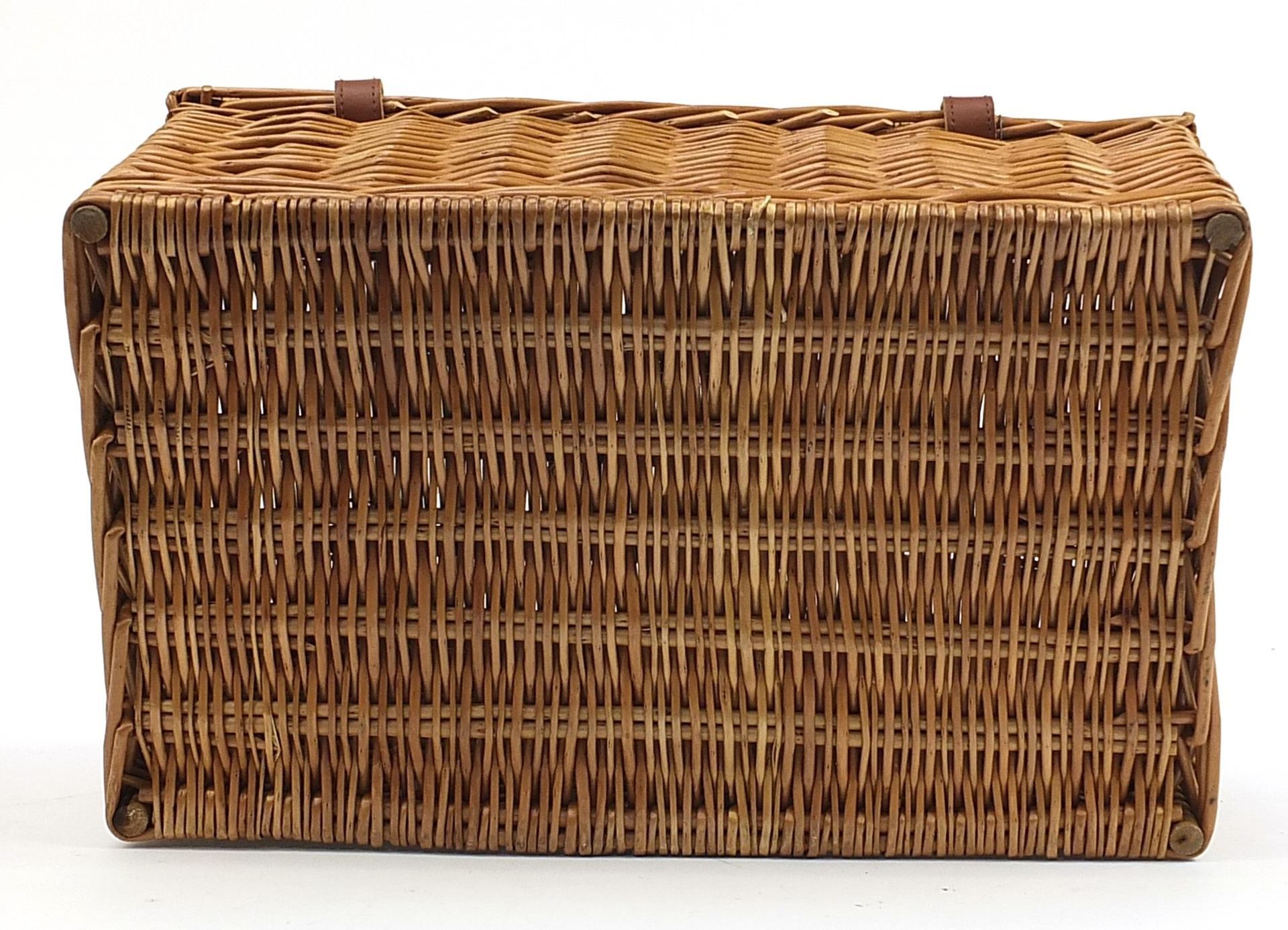 Fortnum & Mason wicker picnic hamper, 20cm H x 42cm W x 27cm D - Image 3 of 3