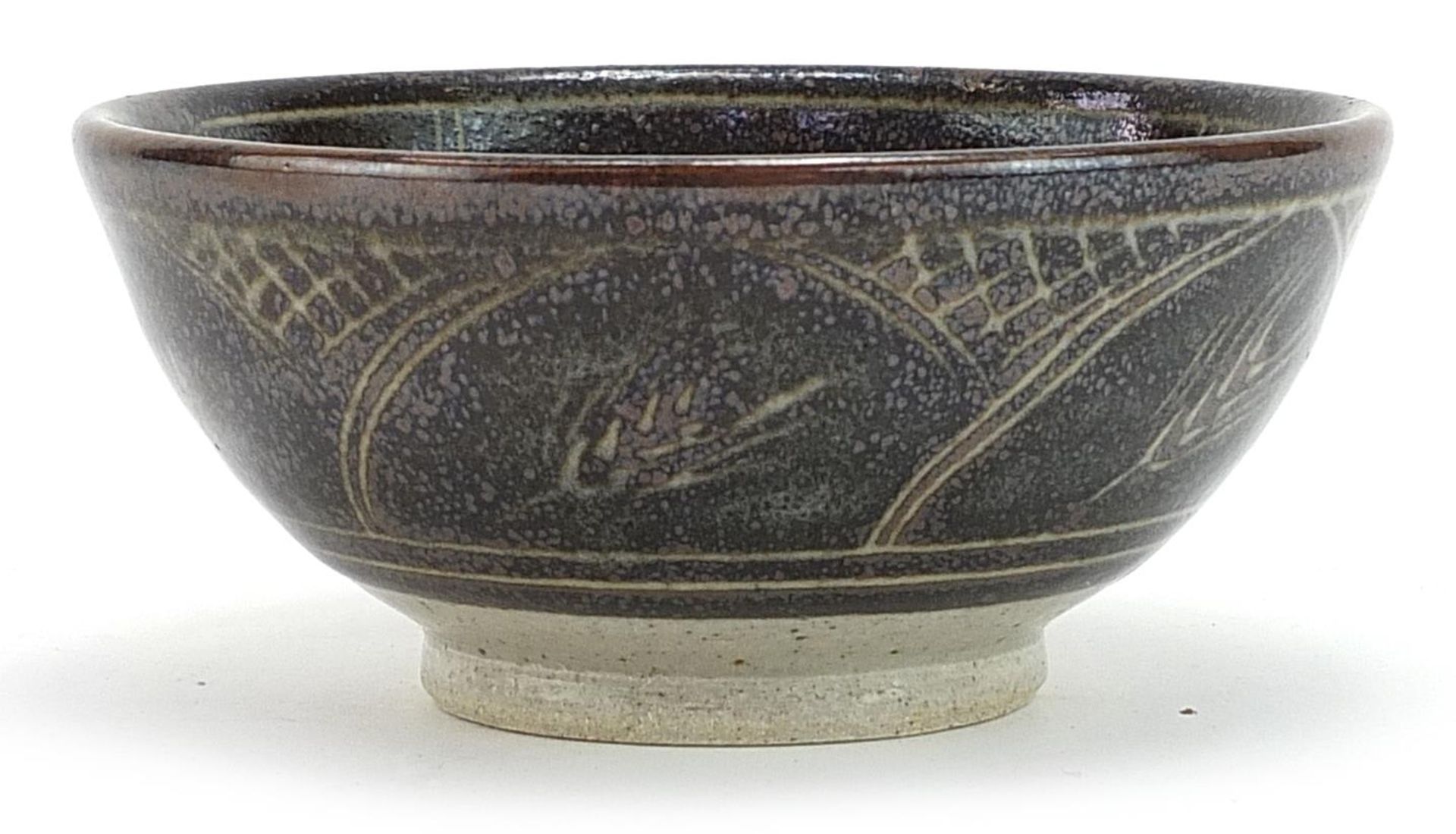 Chris Lewis for South Heighton, studio pottery bowl decorated with stylised flowers, 14cm in - Bild 2 aus 3