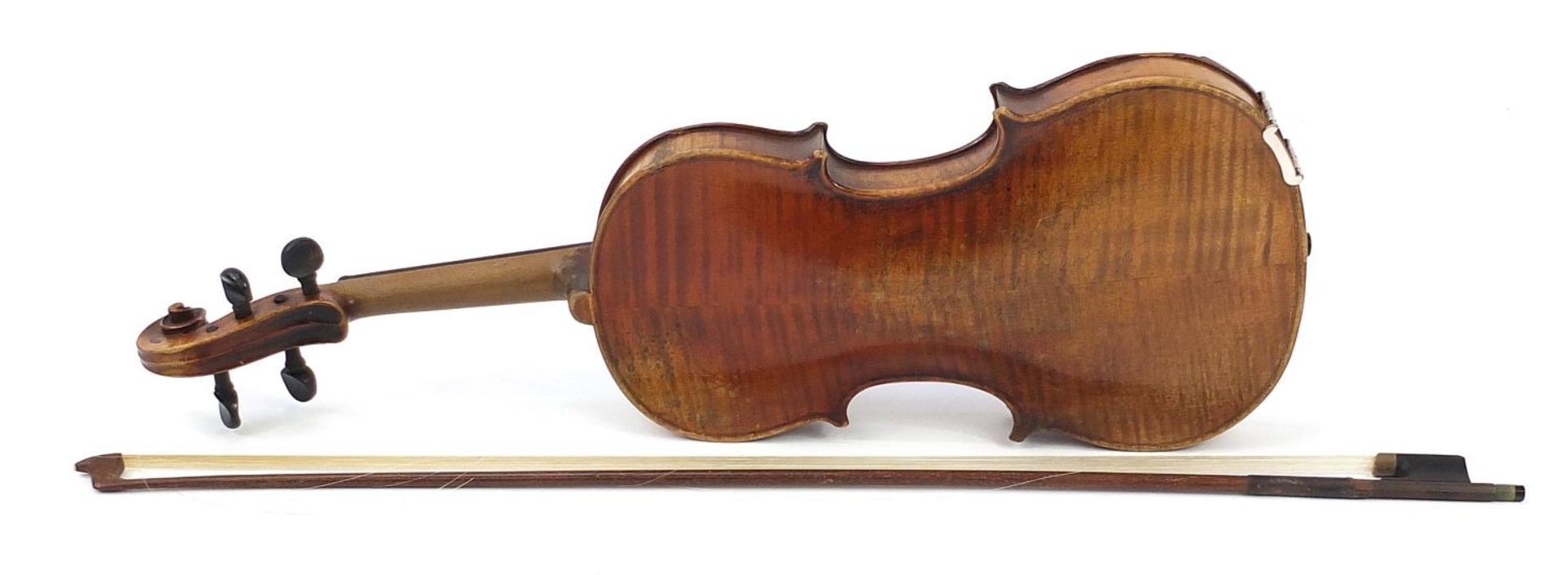 German violin with two piece back, bow and case, the violin bearing a Stradivarius paper label, - Bild 3 aus 6