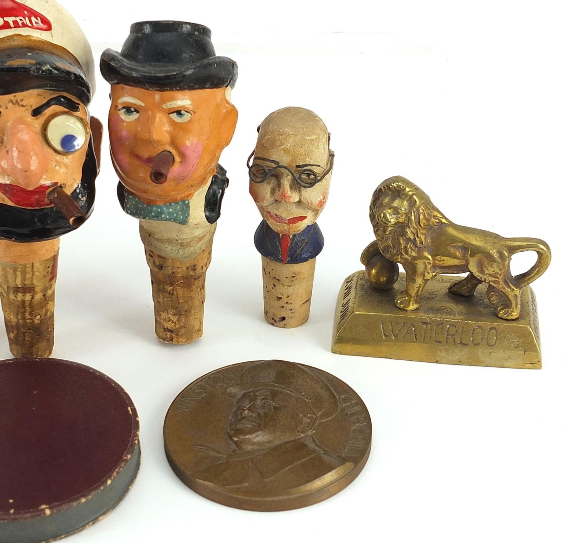 Political interest collectables including a Winston Churchill bronze medallion and painted bottles - Image 3 of 5