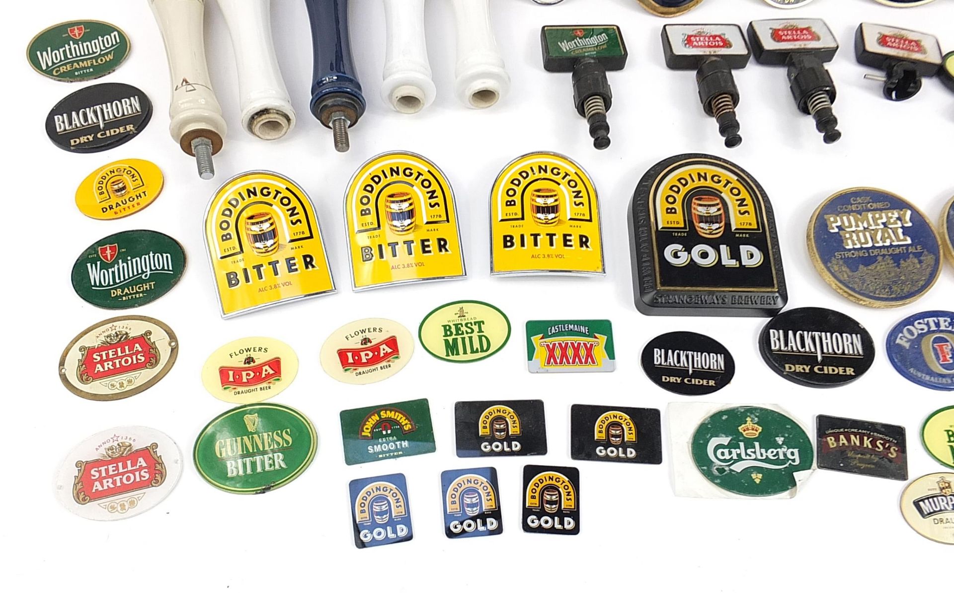 Collection of advertising bar beer pumps and beer pump labels including Stella, Kronenbourg, Bass - Bild 4 aus 5