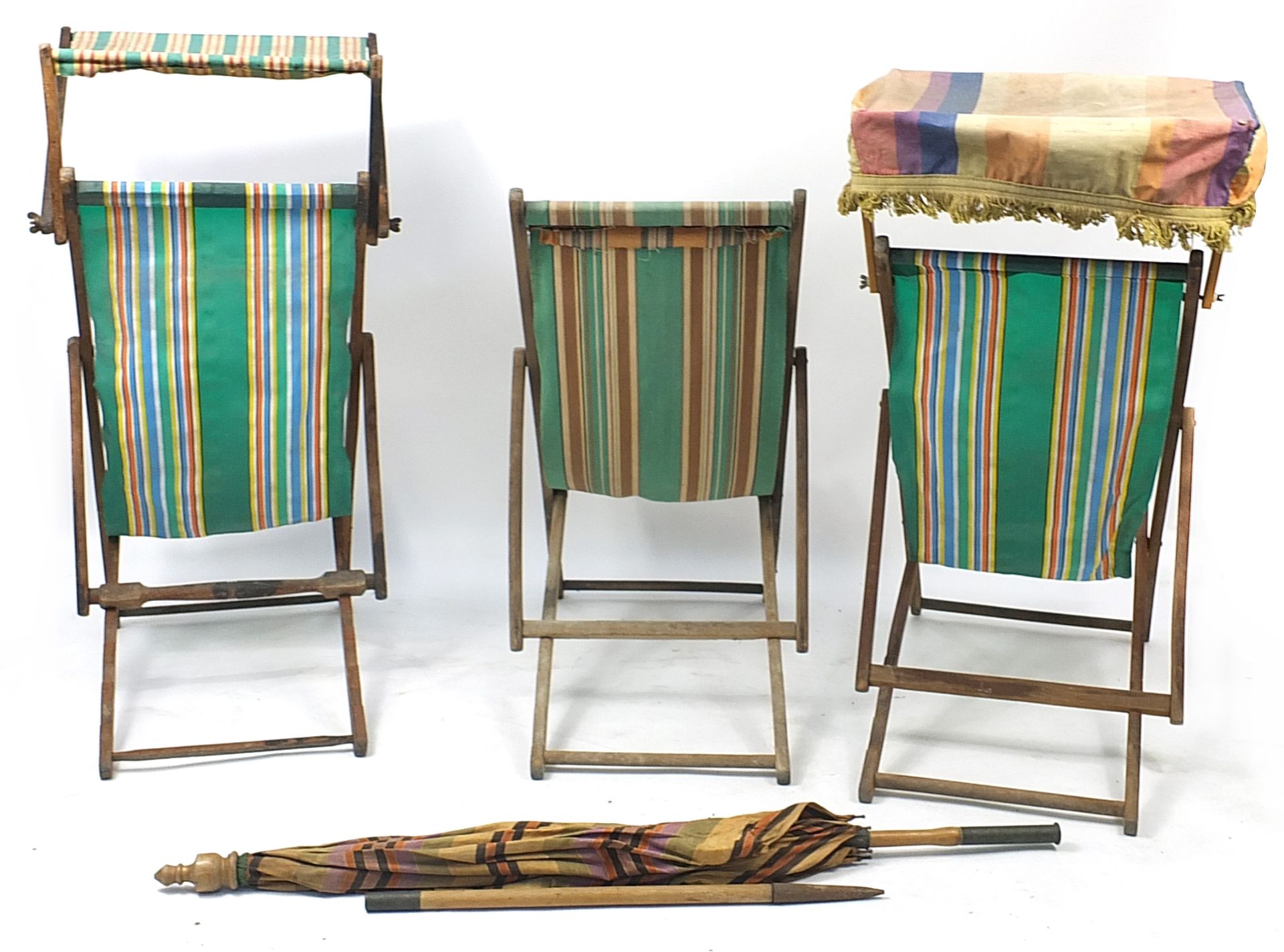 Three vintage teak folding deck chairs and parasol - Image 2 of 2