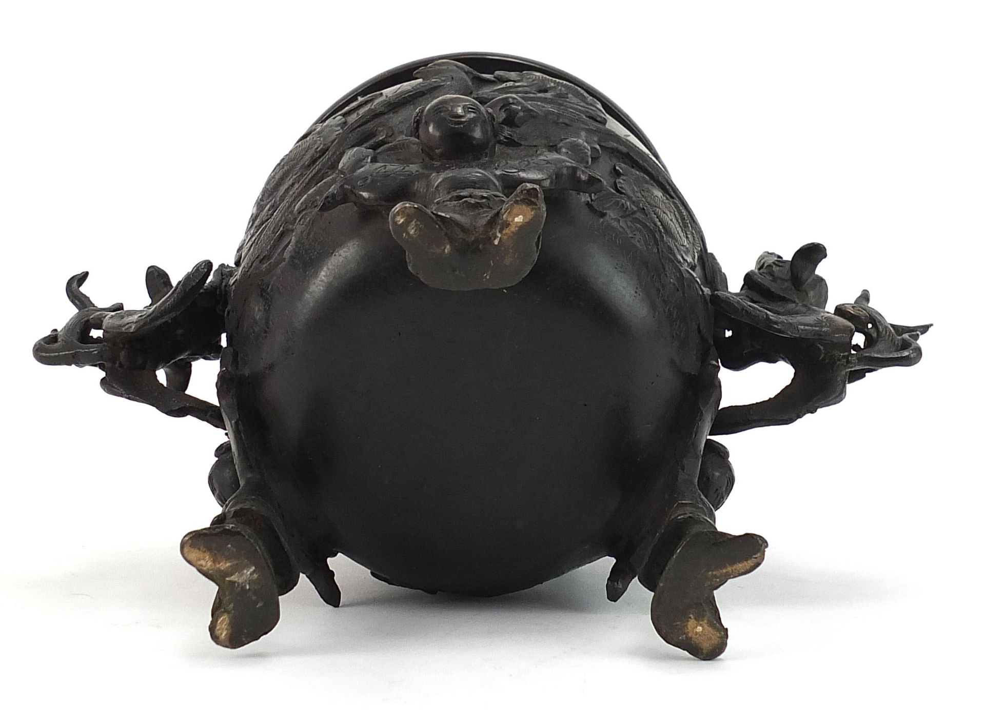 Japanese patinated bronze tripod incense burner with dragon handles and pierced lid, 21.5cm high - Image 3 of 3