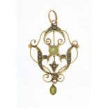 Art Nouveau 9ct gold peridot and seed pearl pendant, 3.5cm high, 2.5g