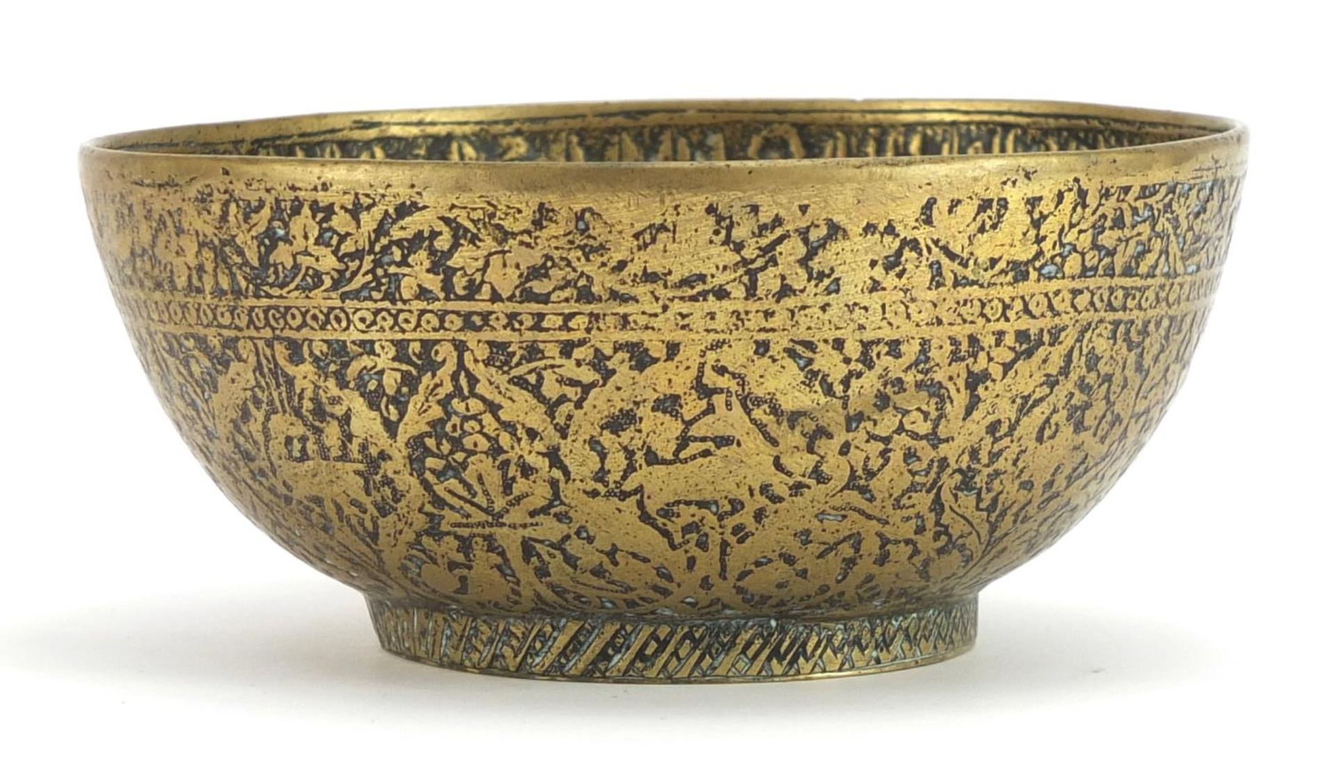 Islamic brass bowl engraved with wild animals and calligraphy, 14cm in diameter - Bild 2 aus 4