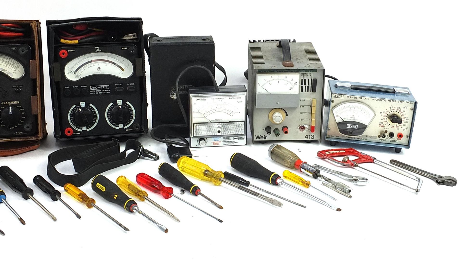 Vintage electrical testing equipment and a selection of tools comprising Levell R C oscillator - Image 4 of 4