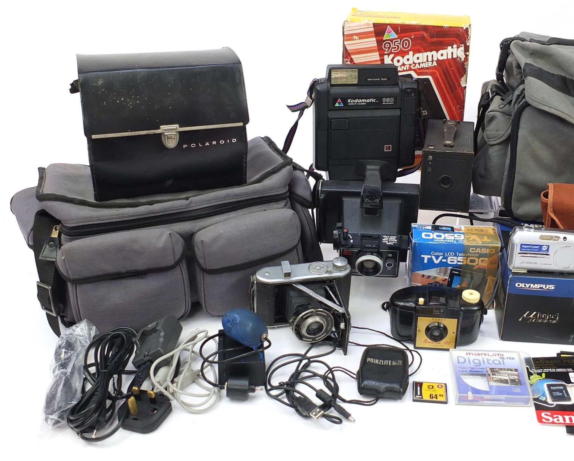 Collection of vintage and later cameras, lenses and accessories including Tamashi FMD with tripod - Image 2 of 4