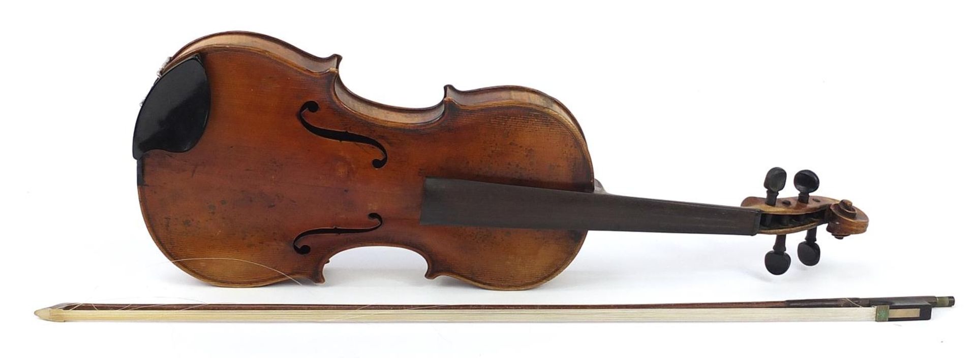 German violin with two piece back, bow and case, the violin bearing a Stradivarius paper label, - Bild 2 aus 6