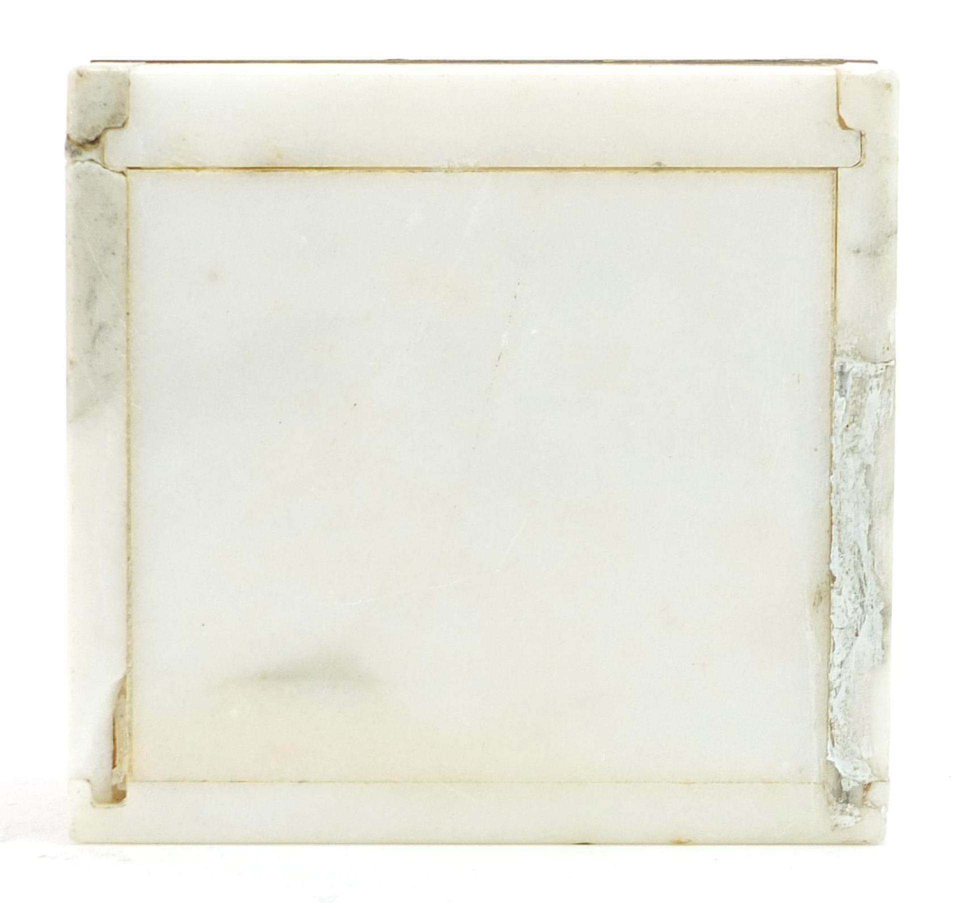 White marble box, the hinged lid with brass plaque engraved Made from the marble taken from the - Bild 5 aus 5