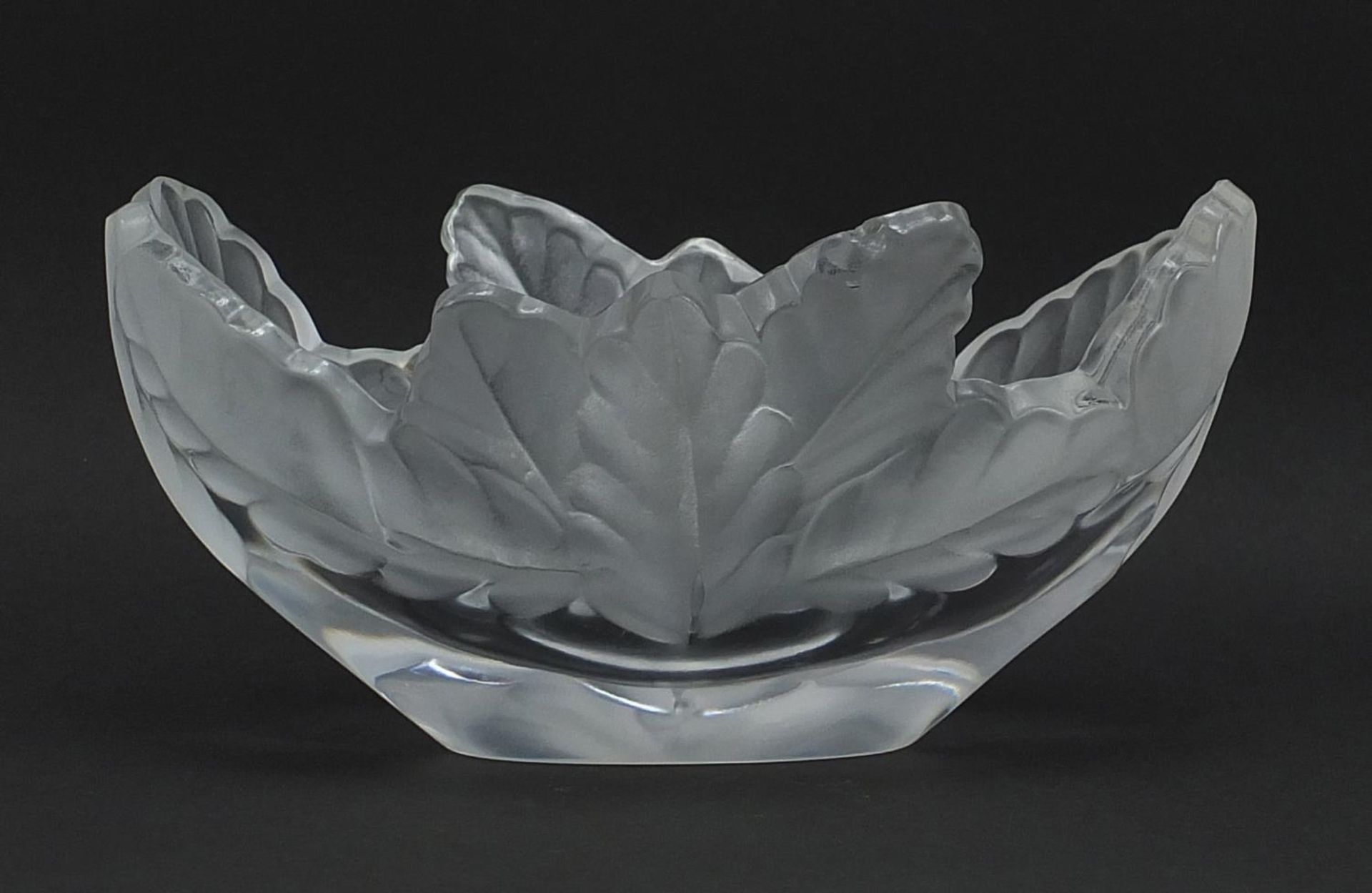 Lalique, French frosted glass oak leaf bowl, etched Lalique France to the base, 19.5cm wide - Image 2 of 4