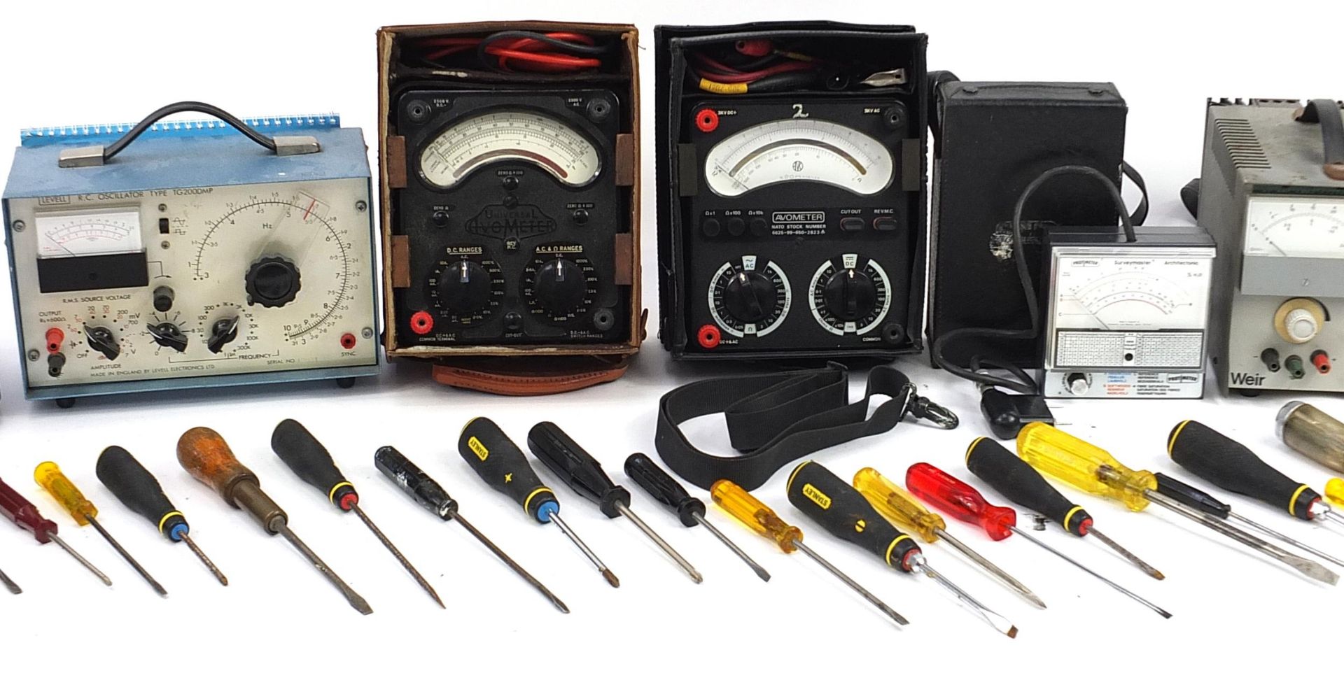 Vintage electrical testing equipment and a selection of tools comprising Levell R C oscillator - Image 3 of 4