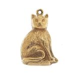 9ct gold seated cat charm, 1.9cm high, 0.9g