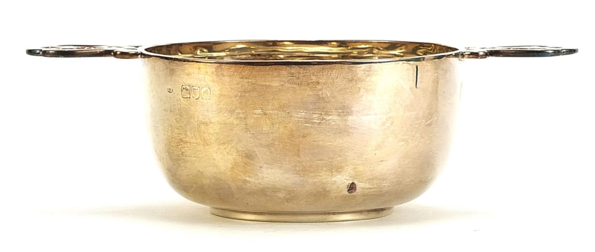 Charles Edwards, Victorian silver twin handled bowl, London 1899, 18cm wide, 147.8g - Image 2 of 3