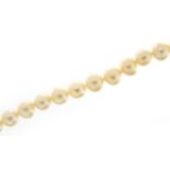 White cultured pearl bracelet with 9ct gold ball clasp, 19cm in length, 15.5g