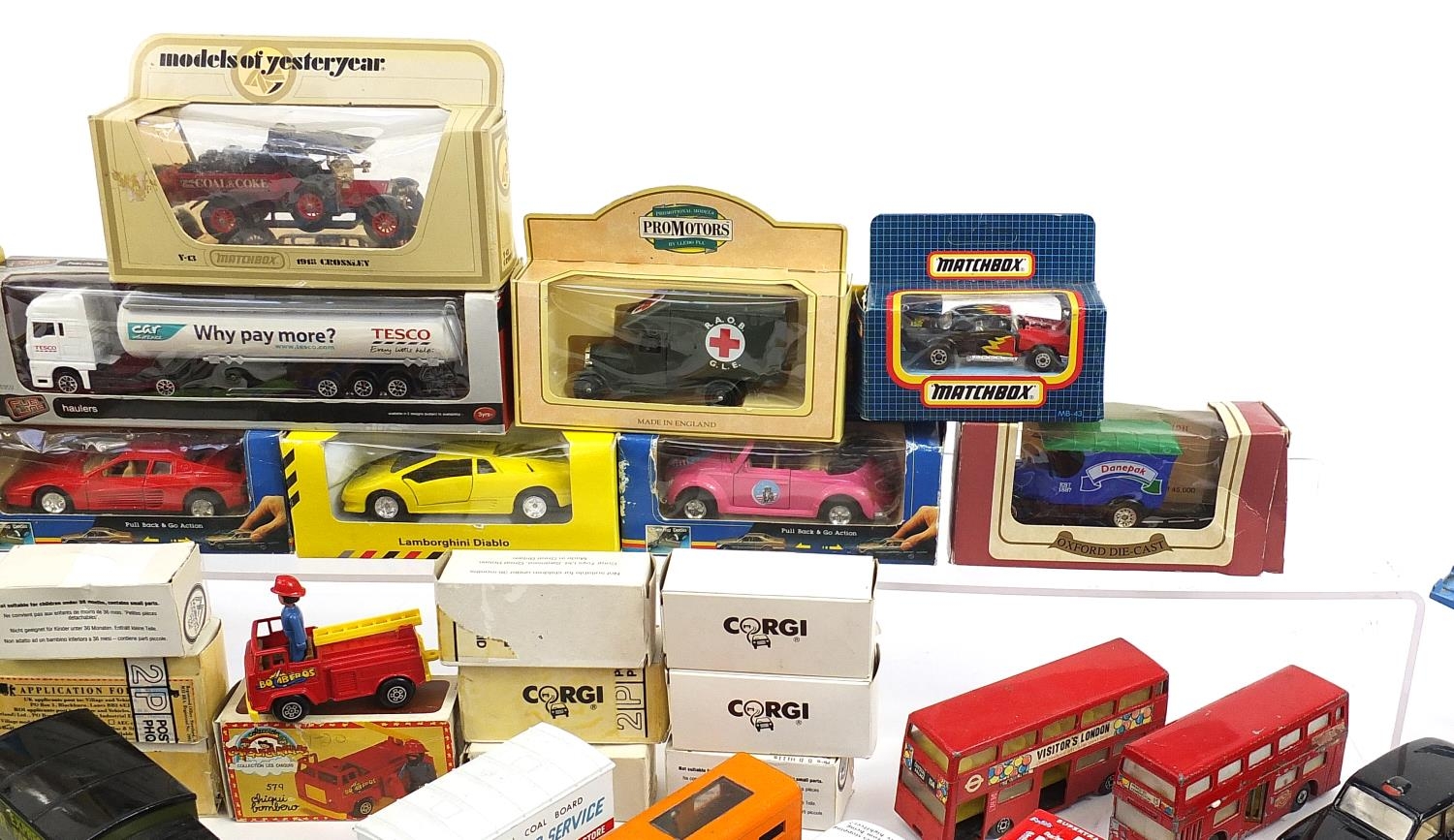 Collection of vintage and later diecast vehicles, predominantly Corgi and Matchbox - Bild 3 aus 5