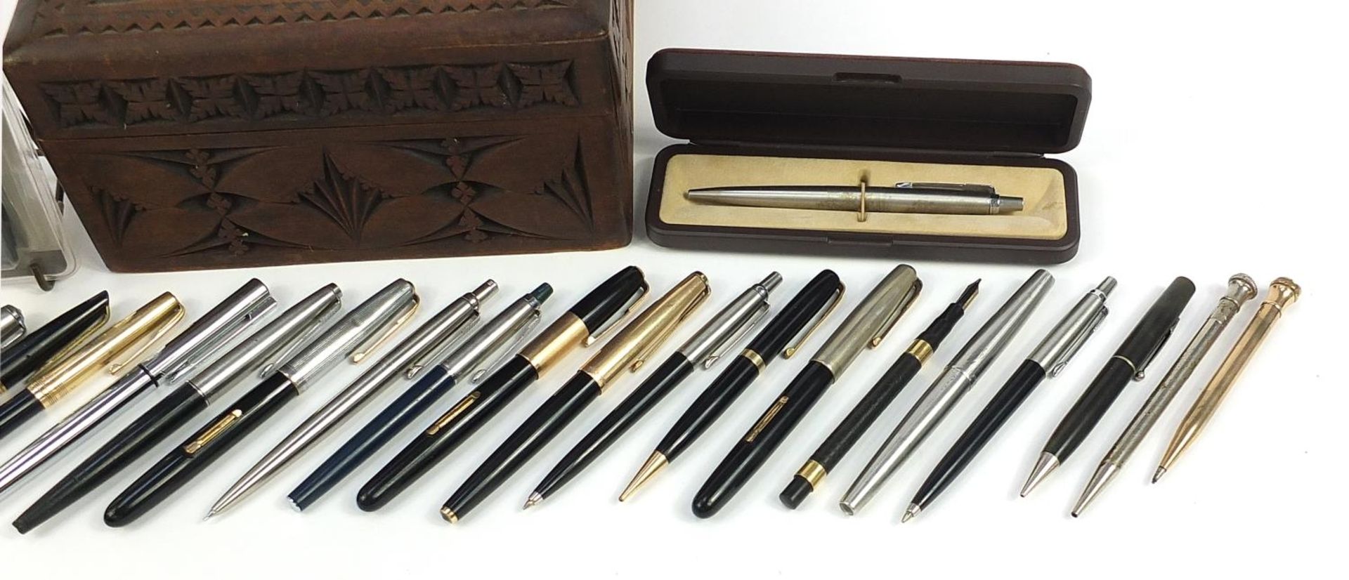 Collection of vintage and later fountain pens and ballpoint pens including a lapis lazuli Progress - Image 4 of 7