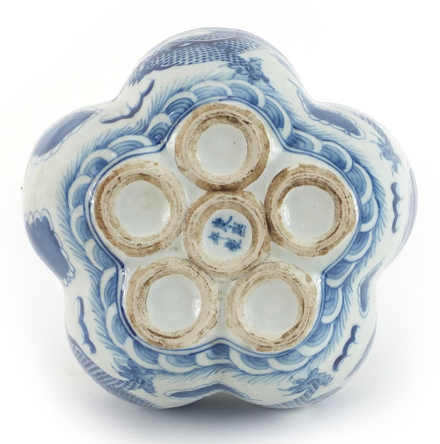 Chinese blue and white porcelain tulip vase hand painted with dragons chasing a flaming pearl - Image 3 of 3