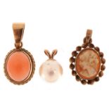 Three 9ct gold mounted pendants comprising cameo, coral and cultured pearl, the largest 2cm high,