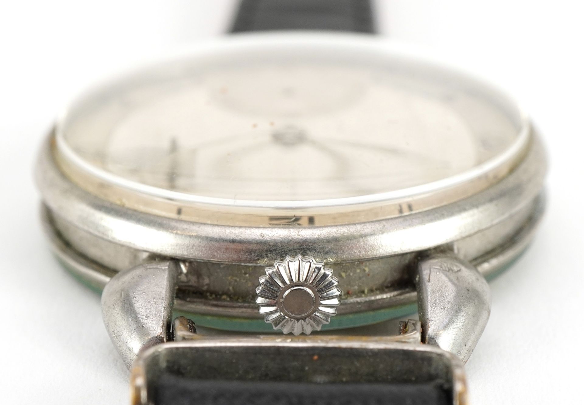 Omega, vintage gentlemen's manual wind wristwatch with silvered dial, the movement numbered 9888381, - Image 4 of 4