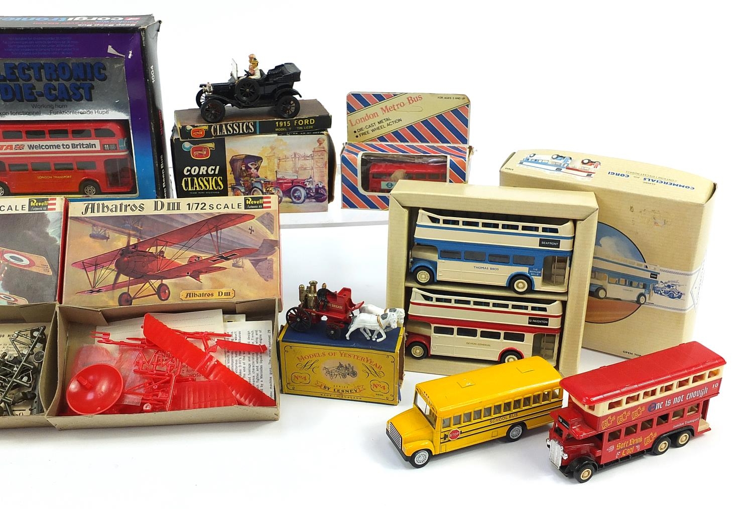 Collection of diecast vehicles, some with boxes, including Corgi, Revell and Matchbox - Image 3 of 3