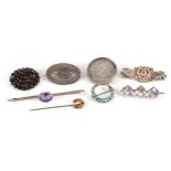 Antique and later jewellery including Victorian silver brooches, garnet cluster brooch and horseshoe