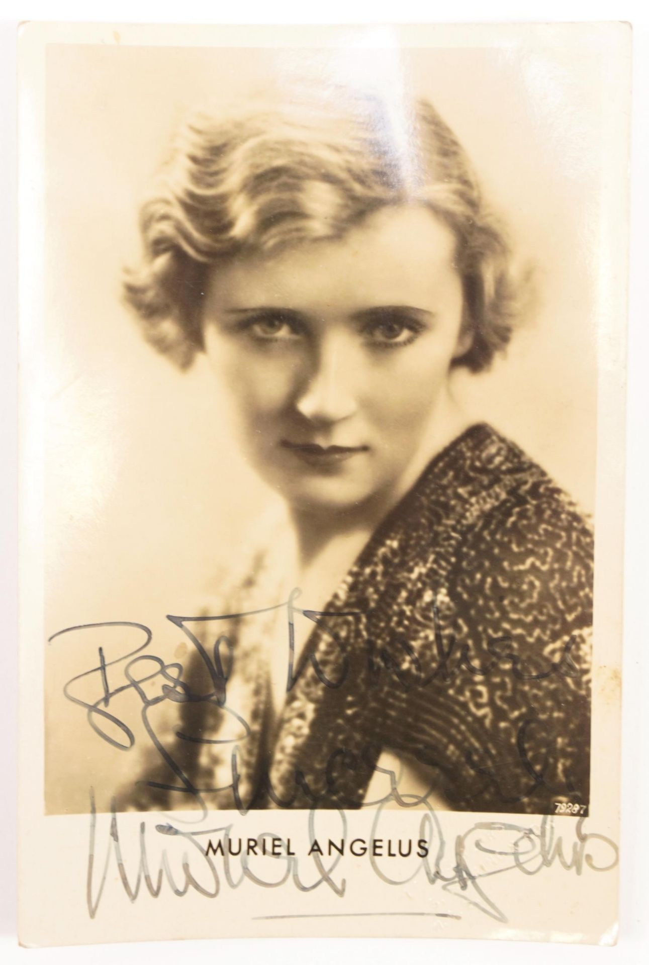 Vintage autographed photographs of female film stars including Blossom, Peggy Naylor, Muriel - Bild 5 aus 8
