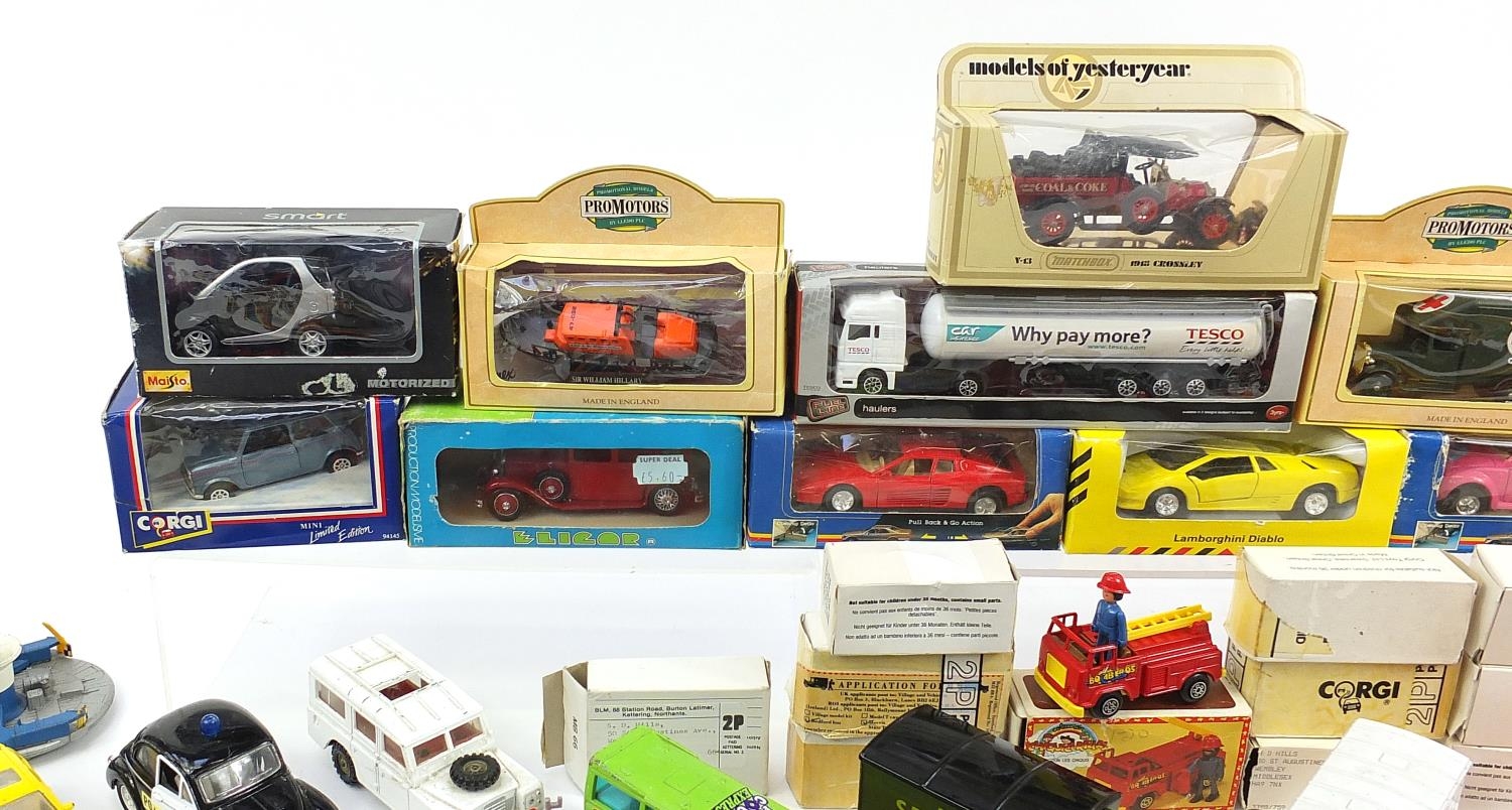 Collection of vintage and later diecast vehicles, predominantly Corgi and Matchbox - Bild 2 aus 5