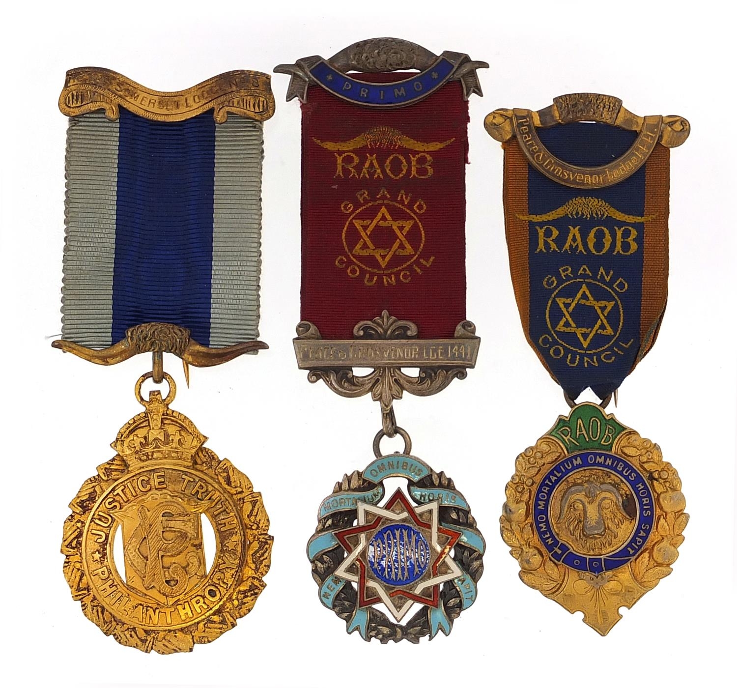 Three Royal Order of Buffalo silver jewels, two with enamel, two with fitted cases - Bild 2 aus 3