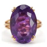 Unmarked gold amethyst ring, (tests as 15ct+ gold) size M, 5.0g