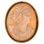 Yellow metal mounted cameo maiden head brooch, 5.5cm high, 16.5g