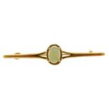 9ct gold cabochon opal bar brooch, 4.5cm wide, 2.1g