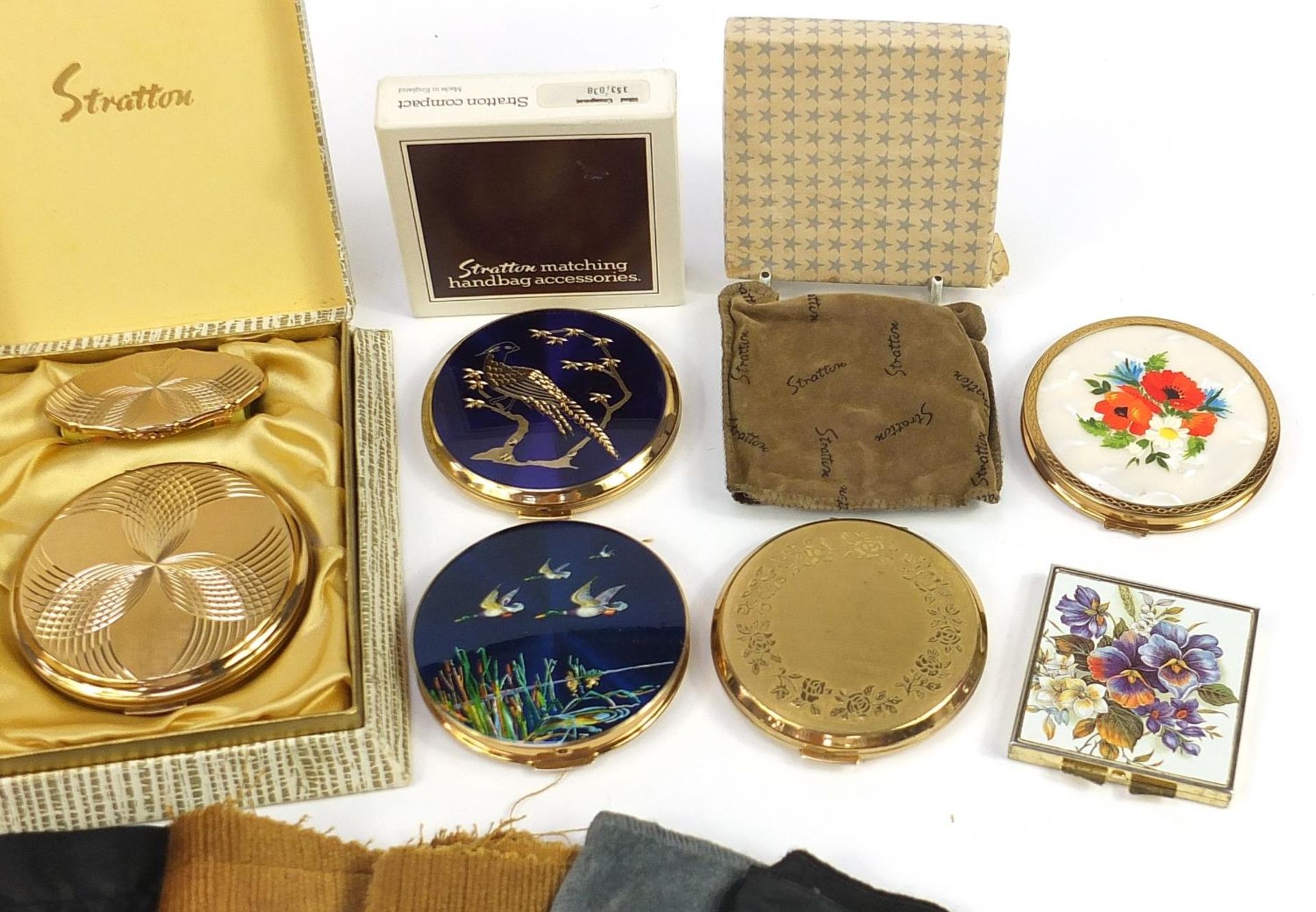 Twelve vintage ladies powder compacts and a tooled leather cigarette case, some enamelled - Image 3 of 4