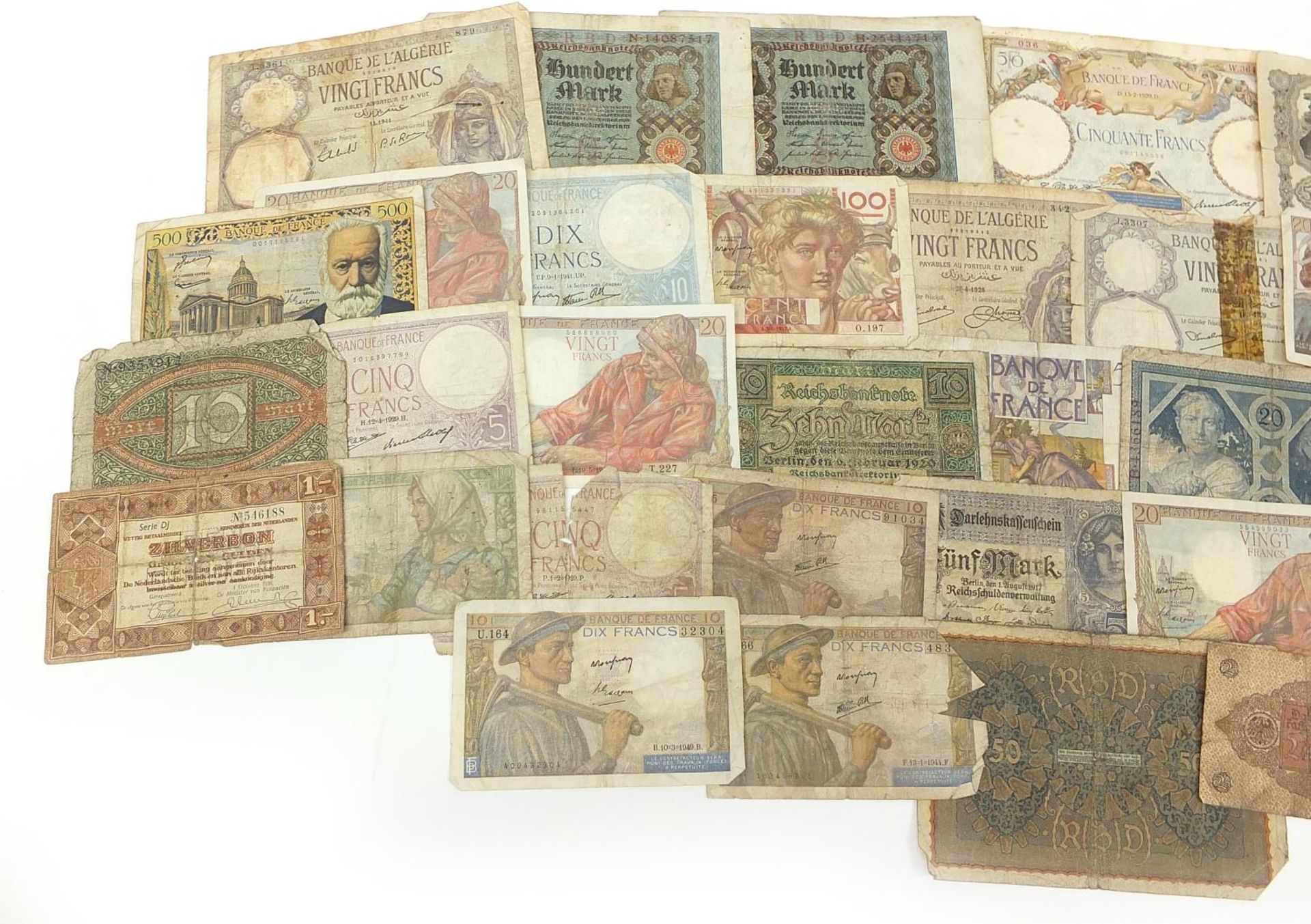 Collection of world banknotes - Image 2 of 3