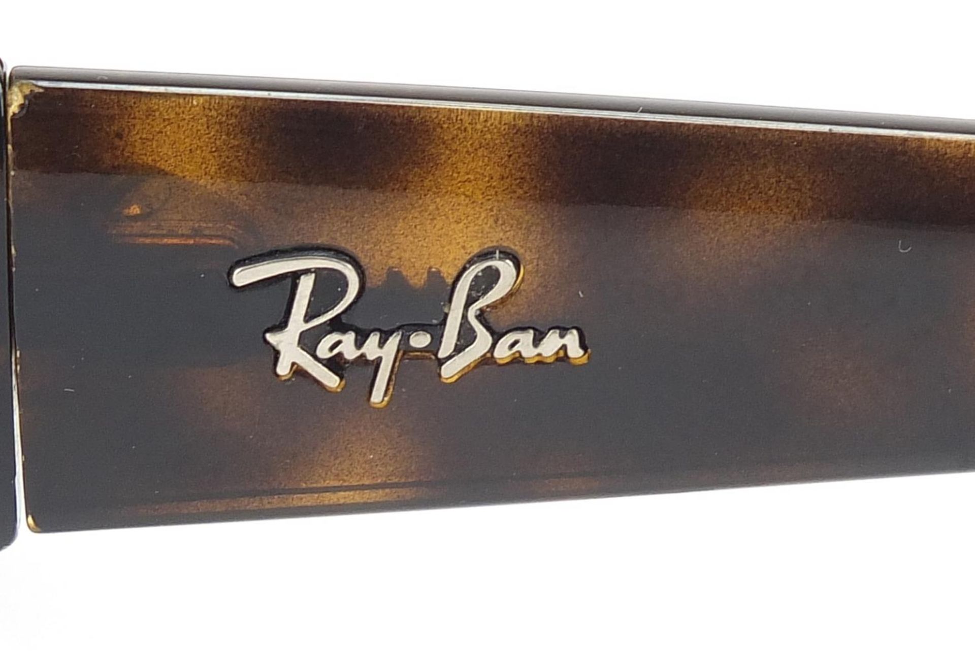 Cased pair of Ray-Ban tortoiseshell design sunglasses with cleaning cloth - Image 3 of 8
