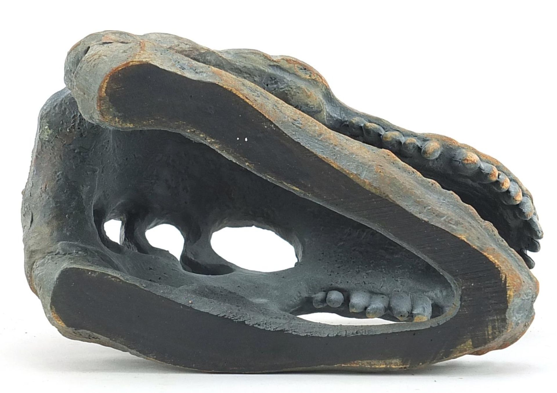 Decorative tyrannosaurus rex model skull, 18cm in length - Image 3 of 3