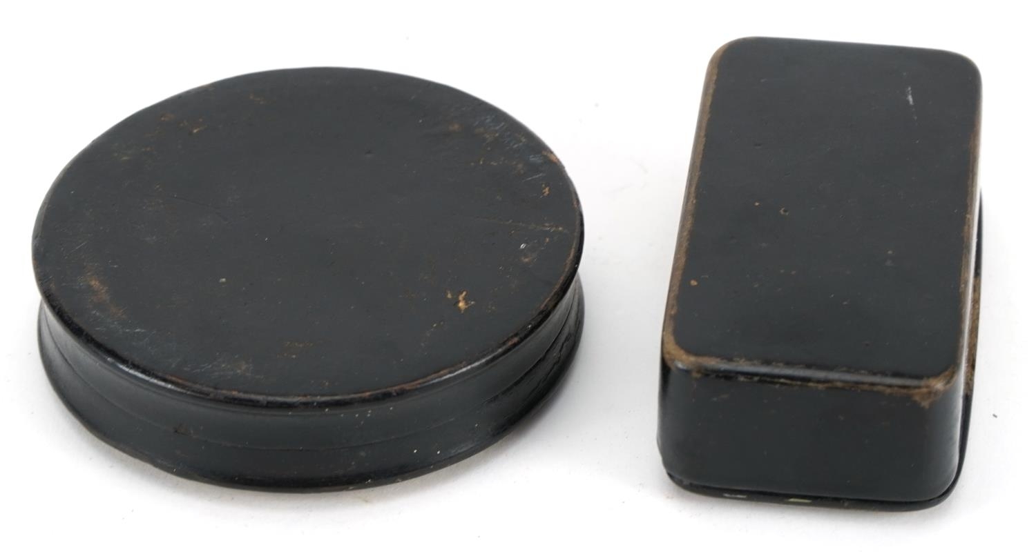 Two 19th century papier mache snuff boxes including a German military interest example, the - Bild 2 aus 2