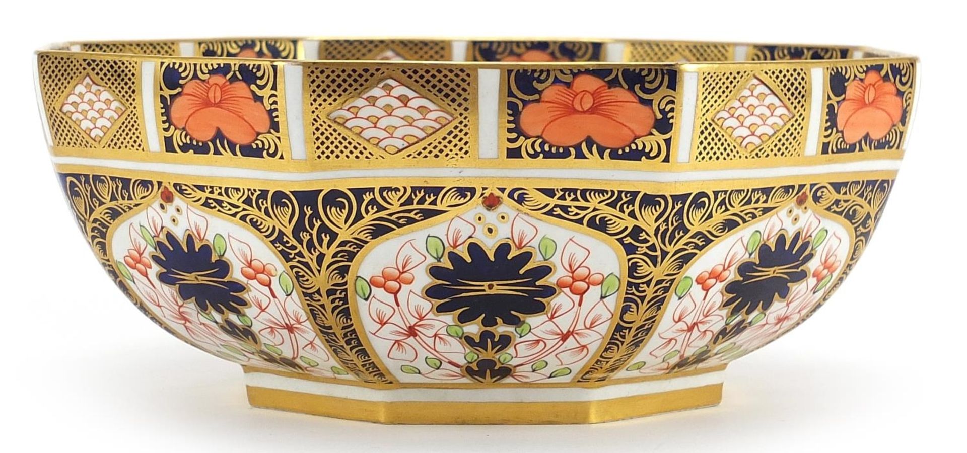 Royal Crown Derby Imari porcelain octagonal fruit bowl, 24cm in diameter
