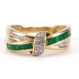9ct gold diamond and emerald crossover ring, size O, 3.1g