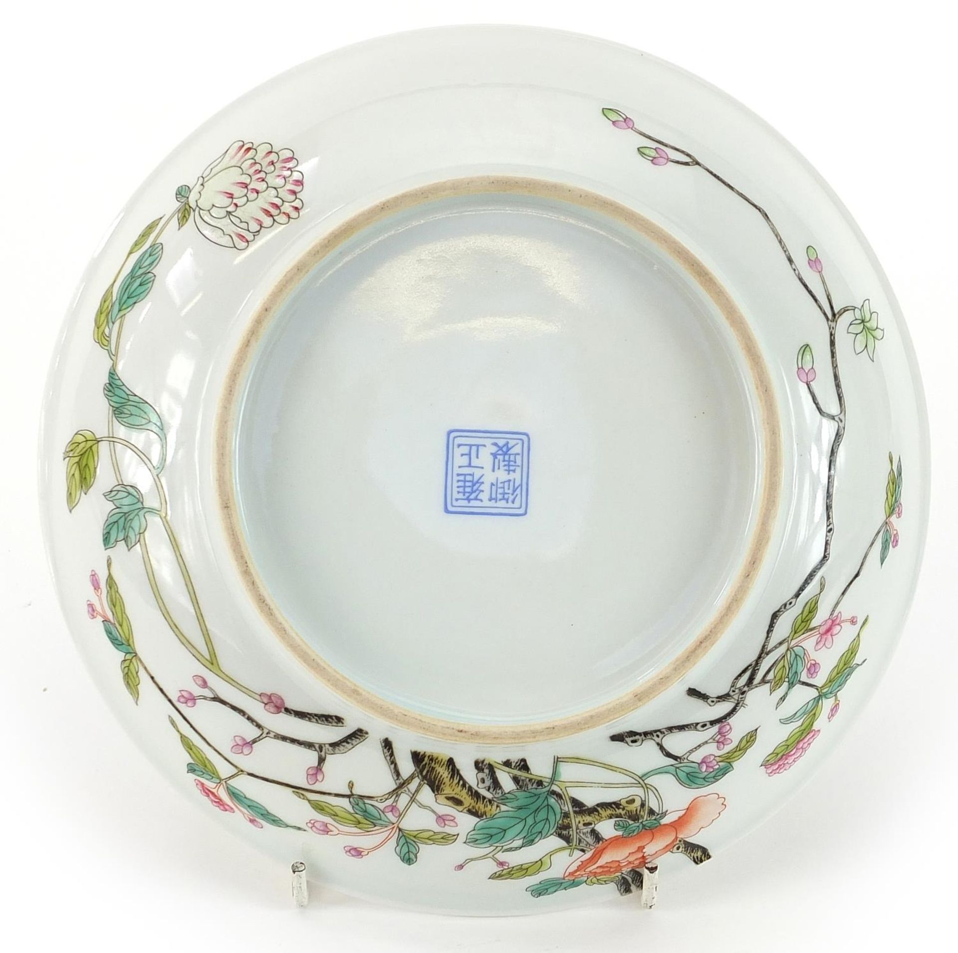 Chinese porcelain shallow dish hand painted in the famille rose palette with flowers, four figure - Image 2 of 2