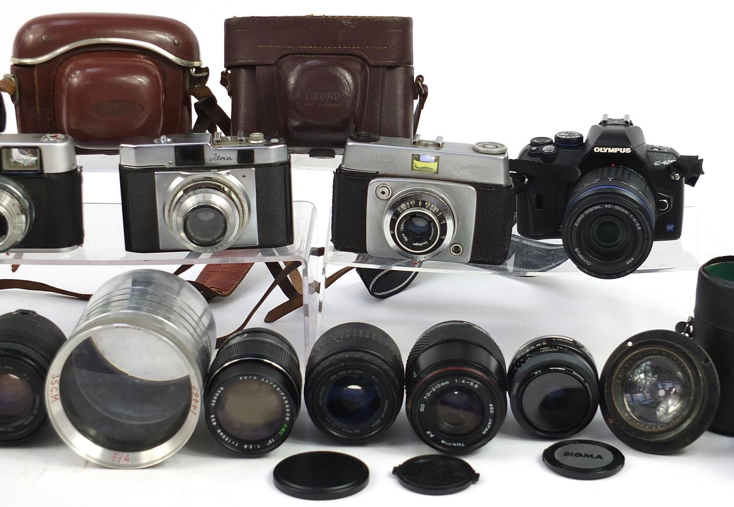 Vintage and later cameras, lenses and accessories including Voigtlander Vito C, Olympus E-420, - Bild 3 aus 4