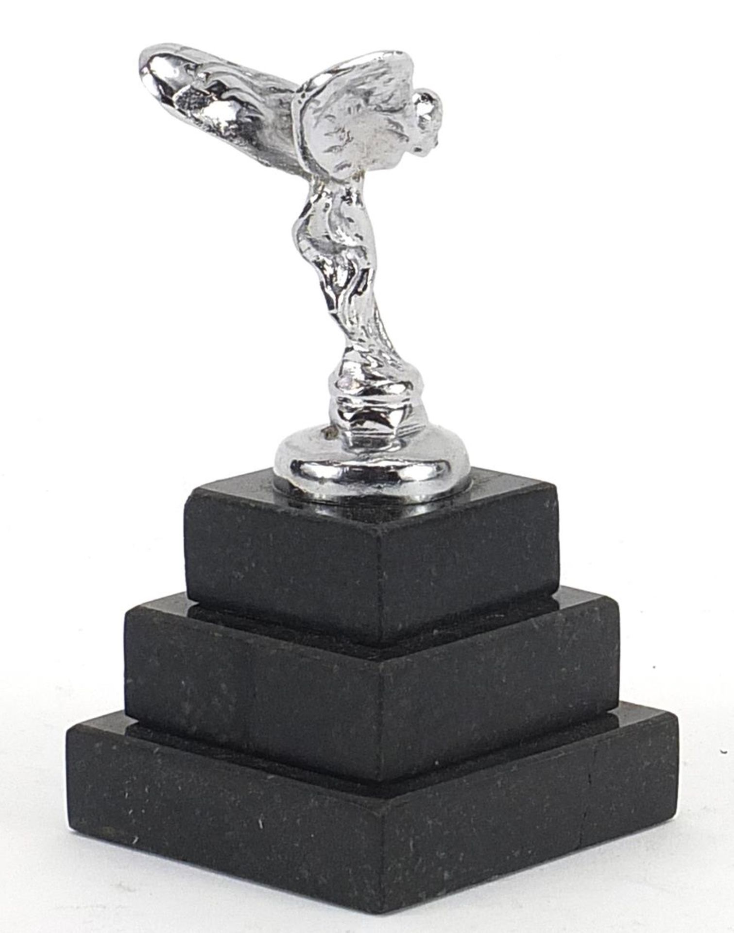 Chromed Rolls Royce Spirit of Ecstasy car mascot style paperweight raised on a square stepped marble - Image 2 of 3
