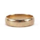 9ct rose gold wedding band, size Q, 4.0g